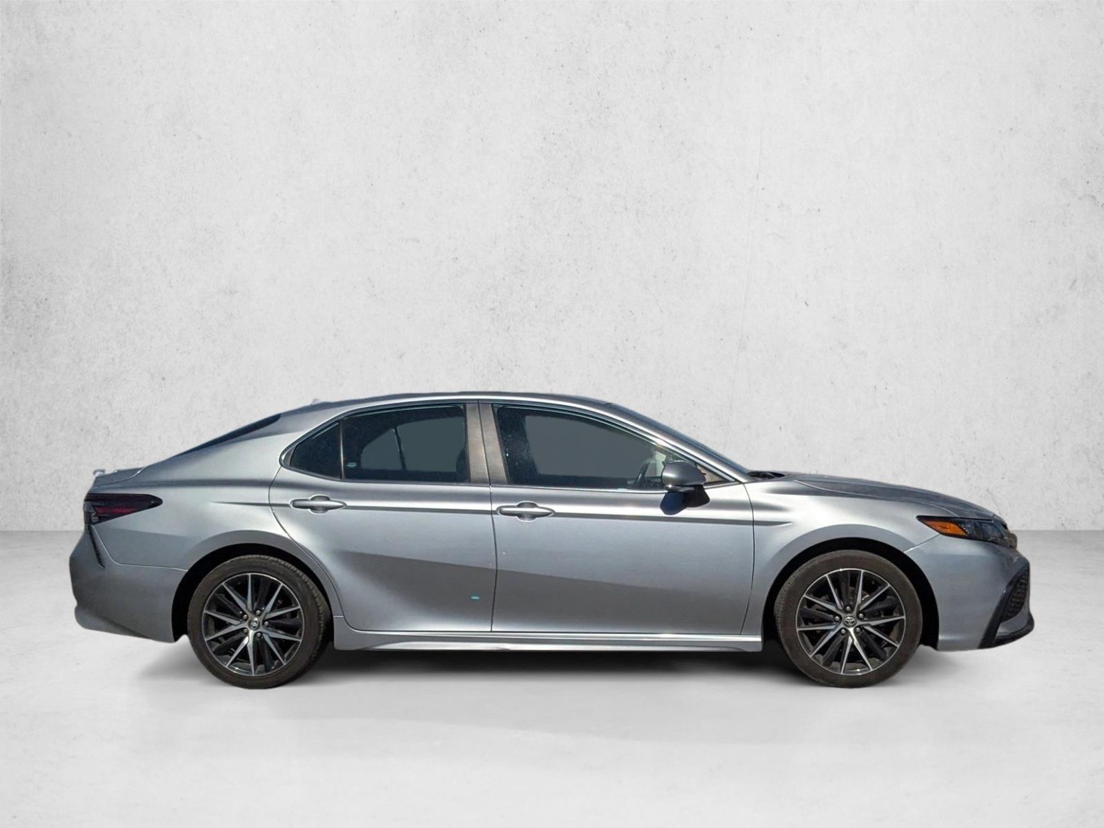 2024 Toyota Camry SE photo 4