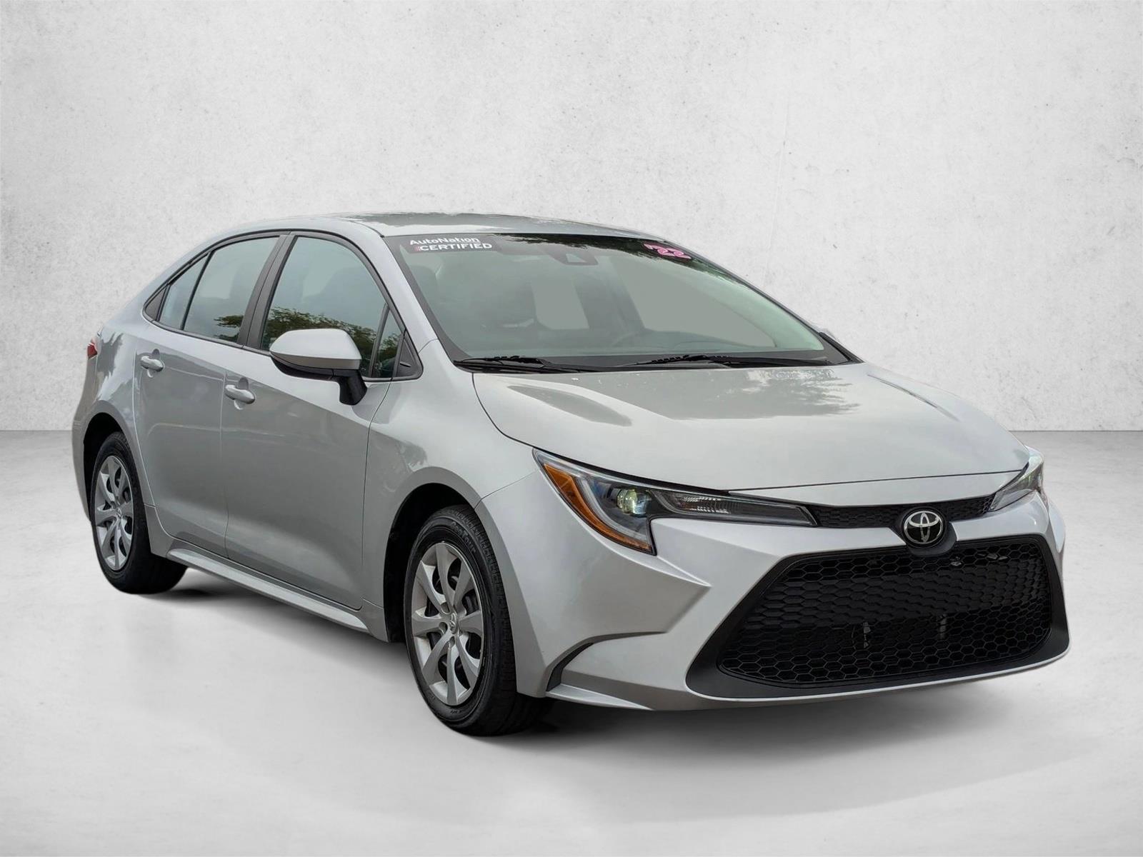 2022 Toyota Corolla LE photo 3