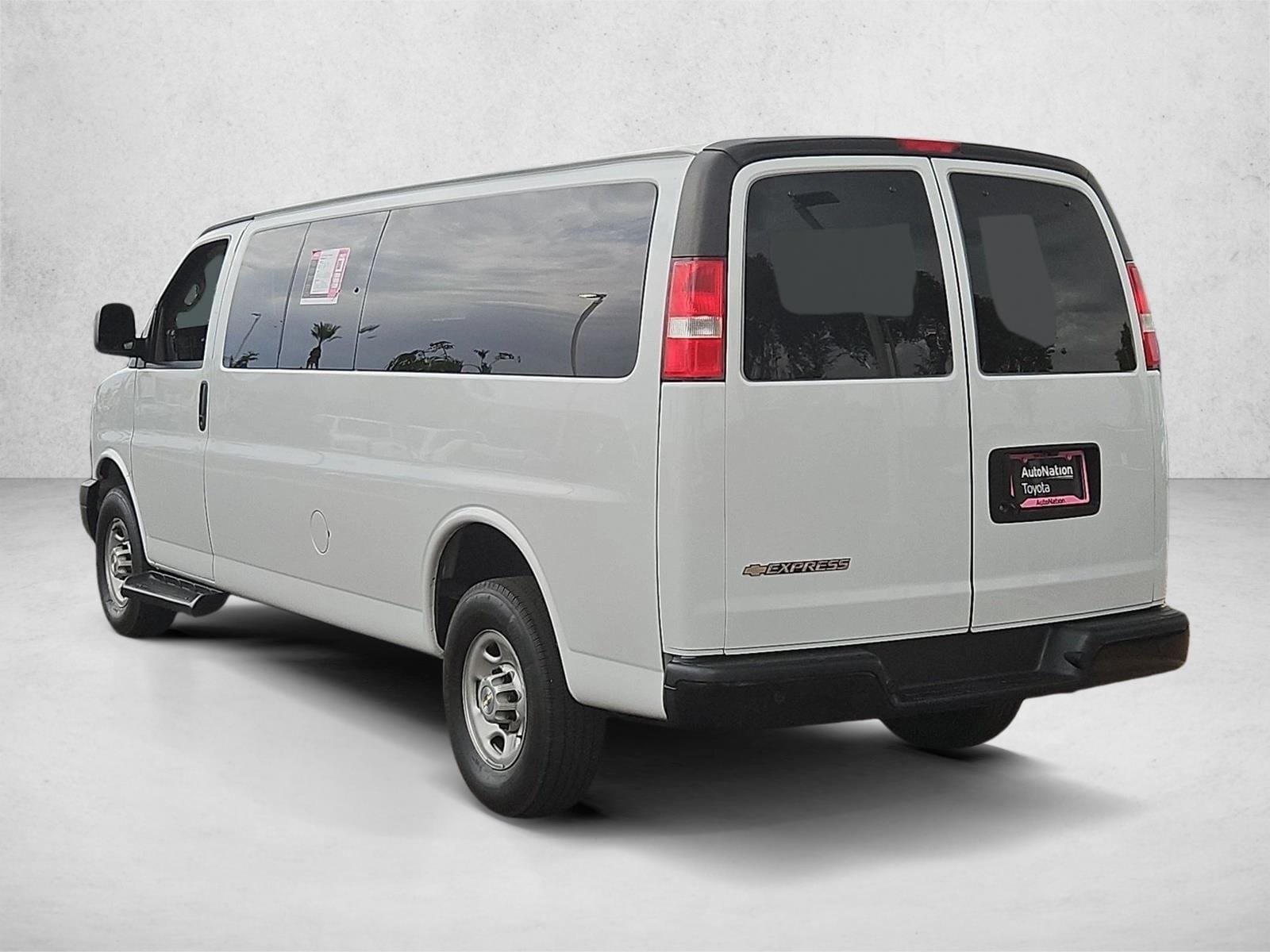 2023 Chevrolet Express Passenger LS - Photo 8