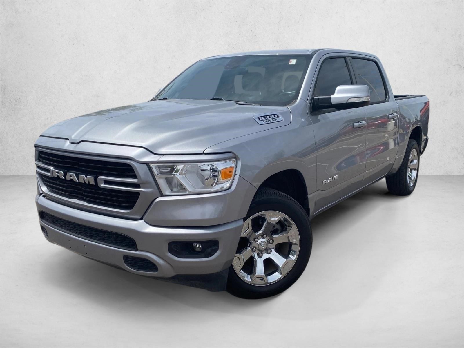 2020 RAM 1500 Big Horn/Lone Star 4x4 Crew Cab 5'7's photo