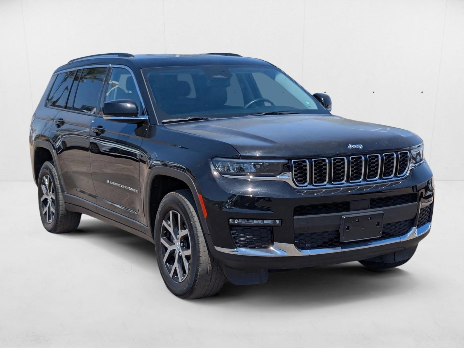 2023 Jeep Grand Cherokee Limited photo 3