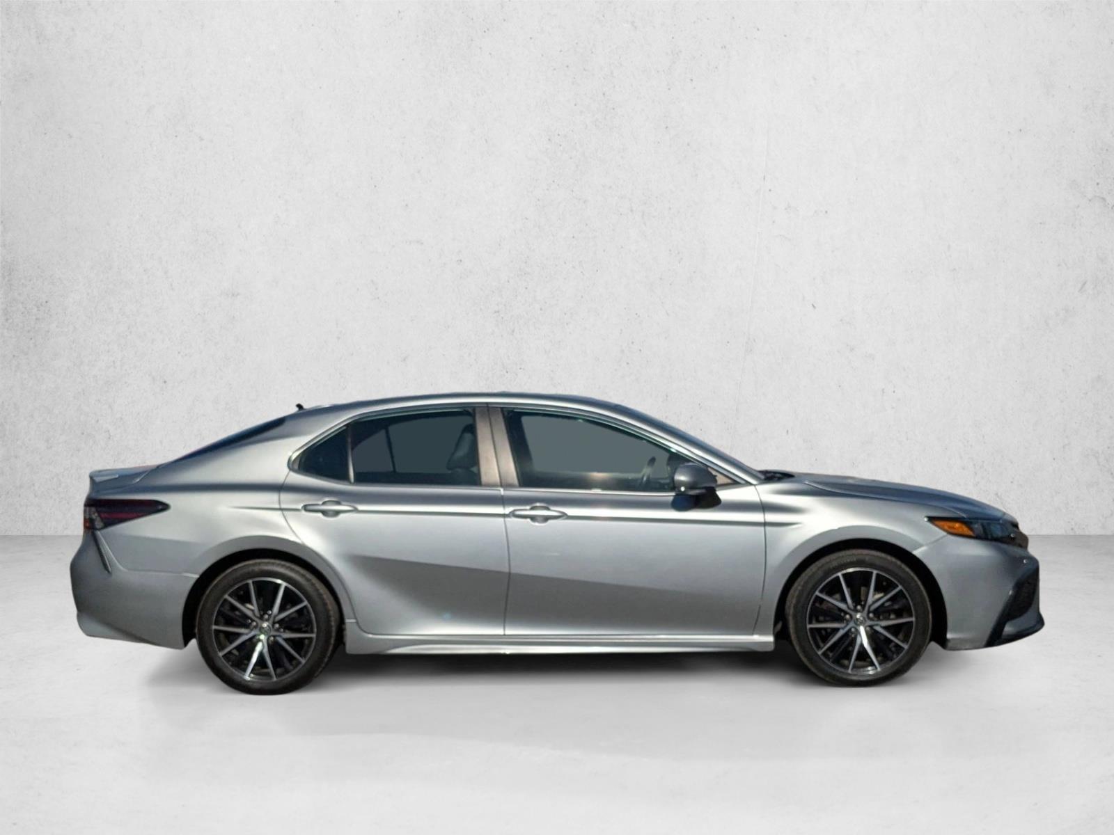 2023 Toyota Camry SE photo 4