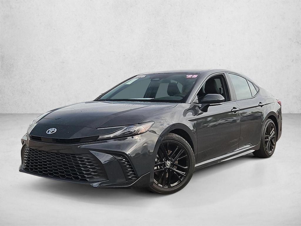 Used 2025 Toyota Camry SE Sedan