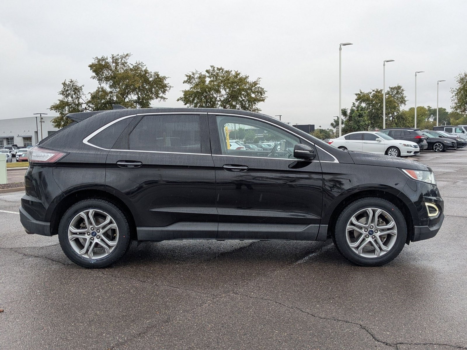 2016 Ford Edge Titanium photo 4
