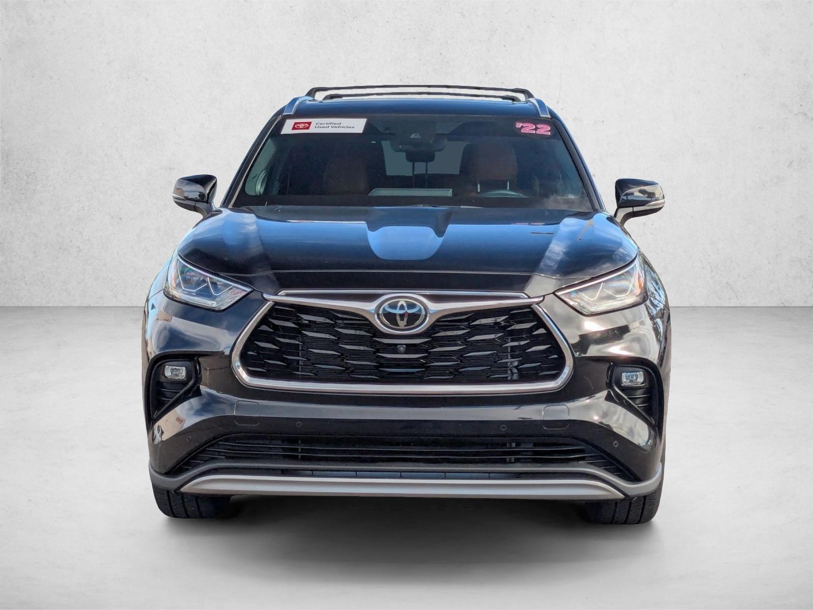 2022 Toyota Highlander Platinum photo 2