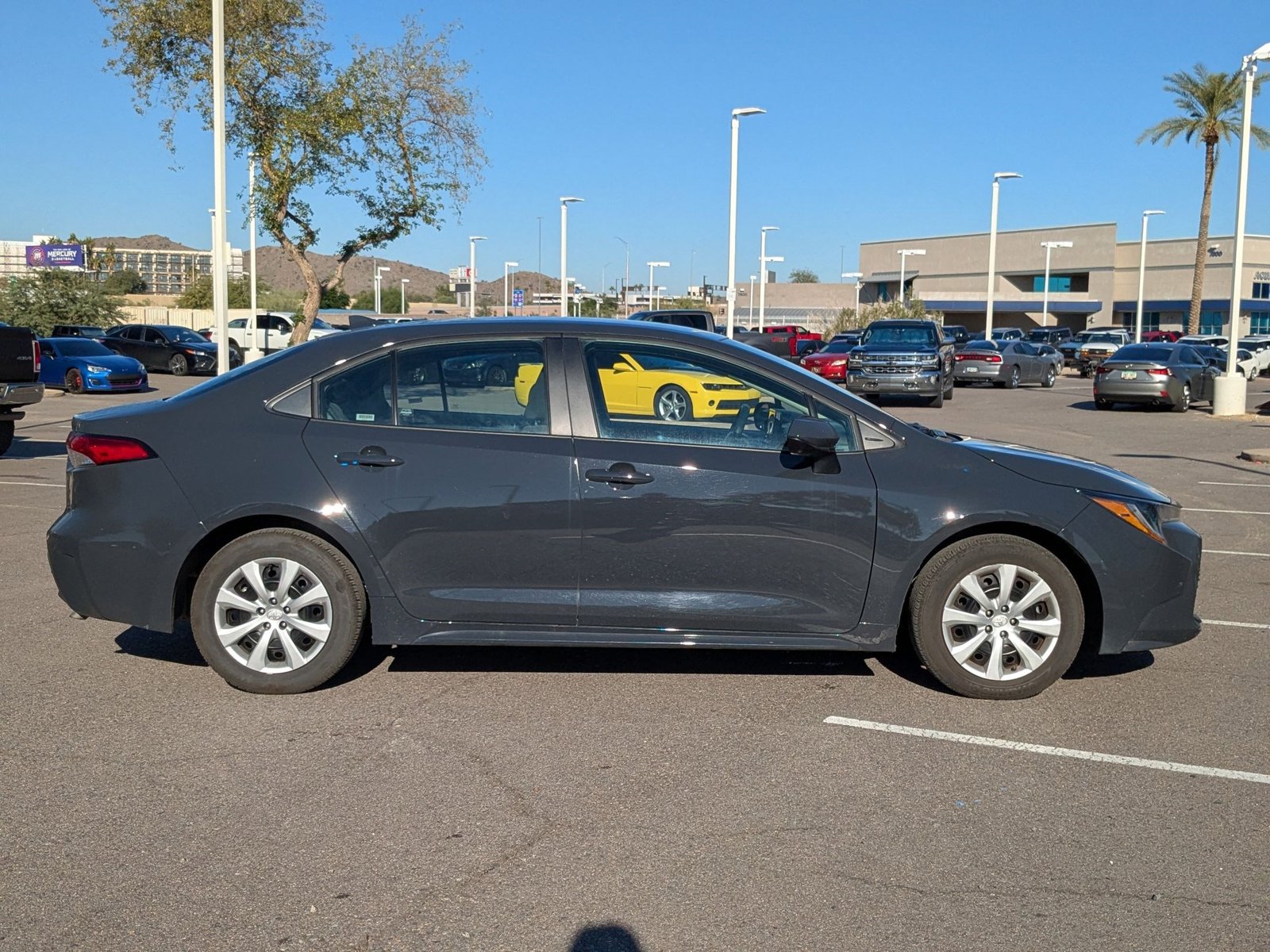 2025 Toyota Corolla LE photo 4