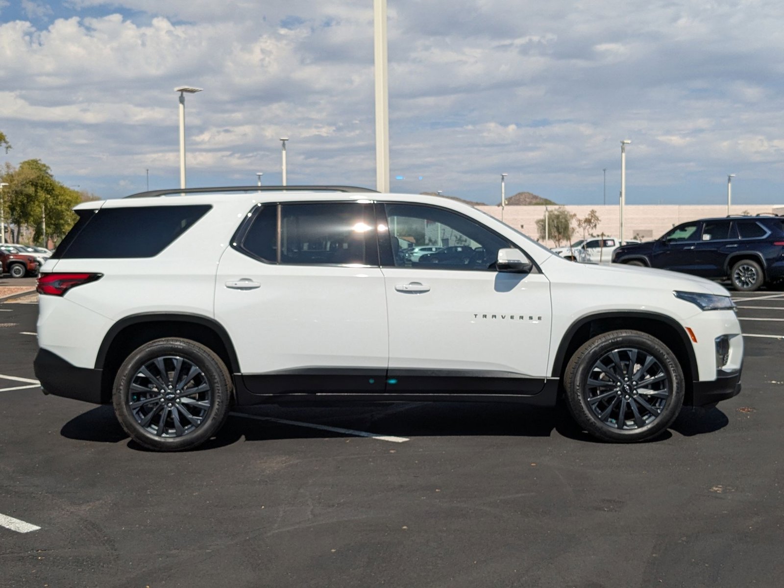 2023 Chevrolet Traverse RS photo 4