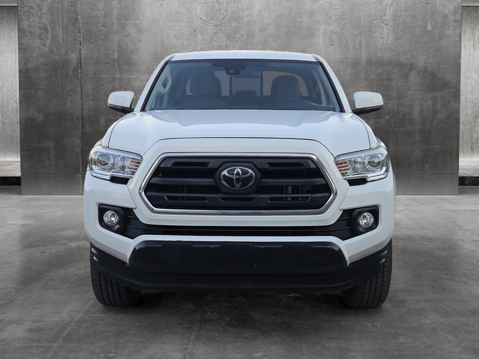 Used 2019 Toyota Tacoma SR5 with VIN 5TFAX5GN5KX162554 for sale in Tempe, AZ