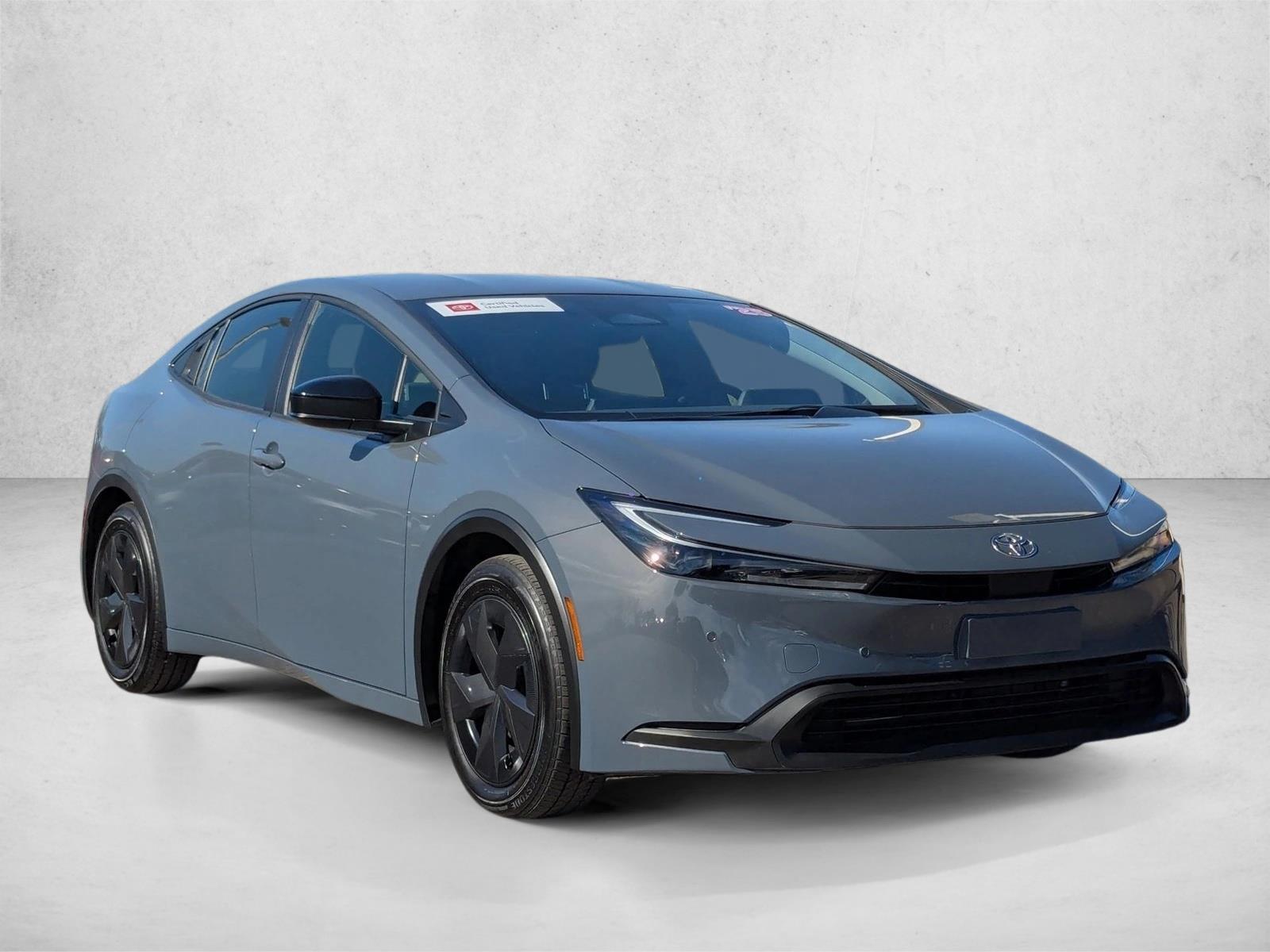 2025 Toyota Prius LE photo 3