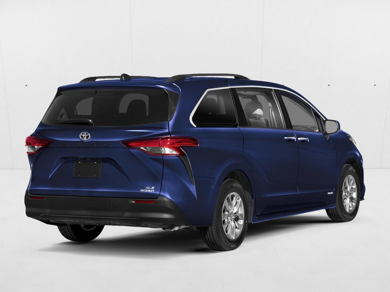 2025 Toyota Sienna XLE photo 2