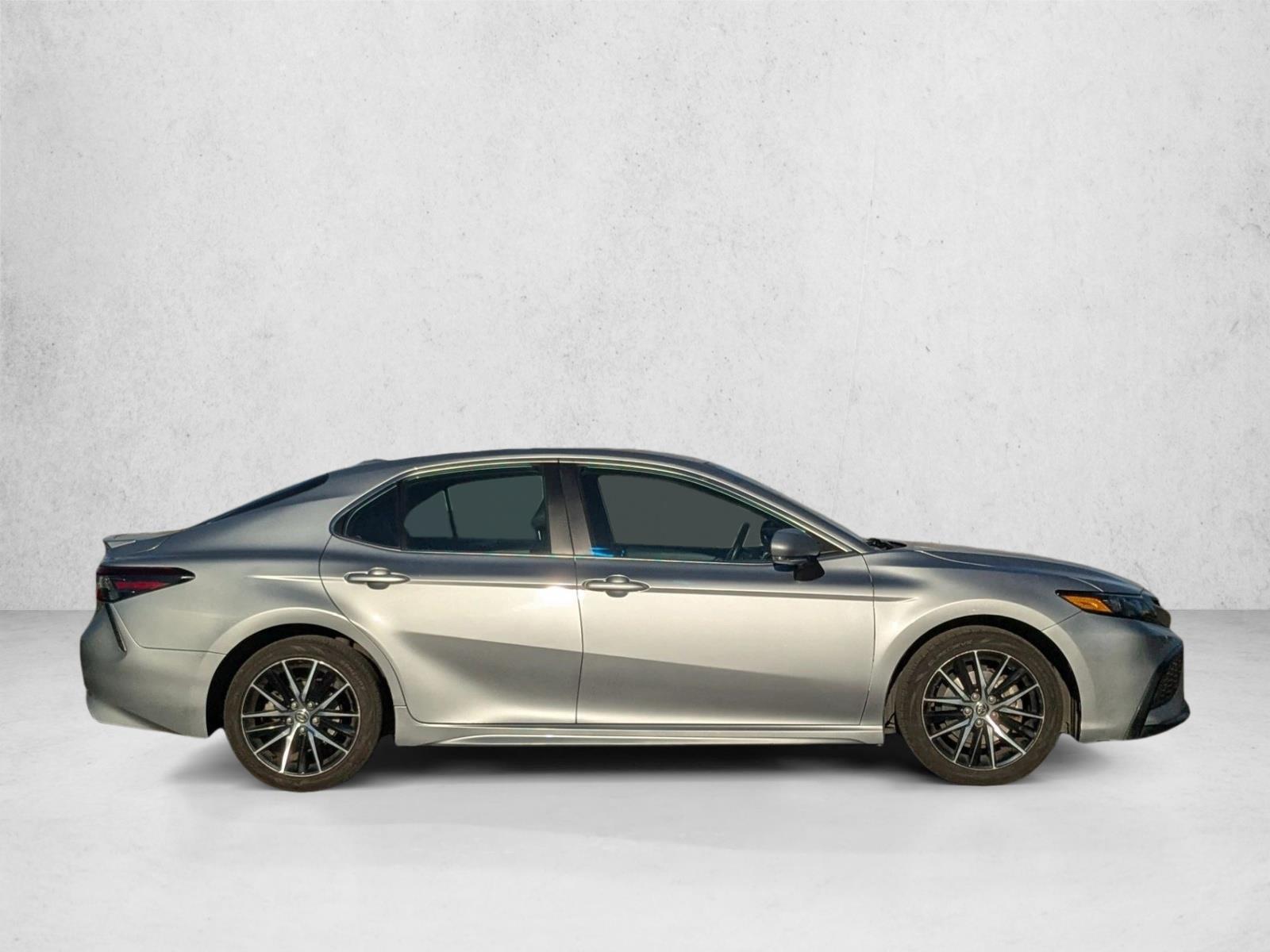 2023 Toyota Camry SE photo 4