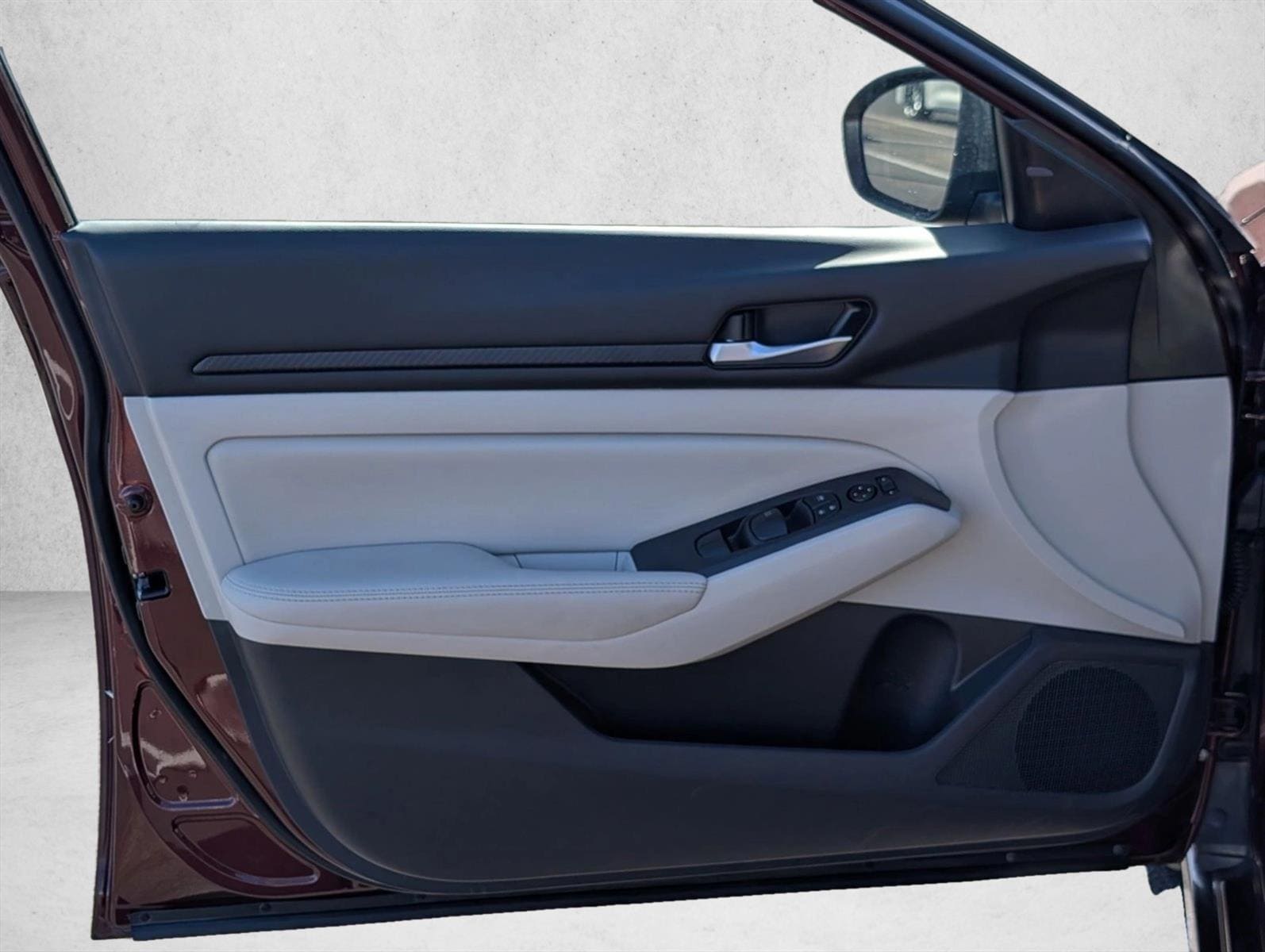 2025 Nissan Altima SV - Photo 10