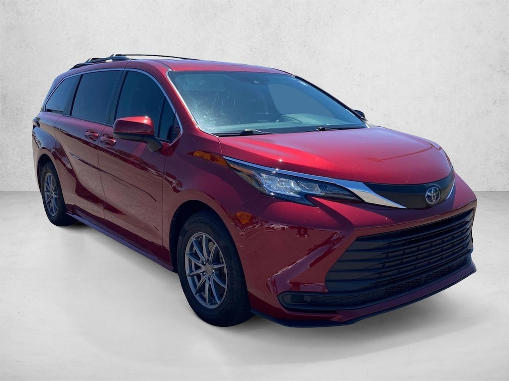 Used 2023 Toyota Sienna LE 8 Passenger Van Passenger Van