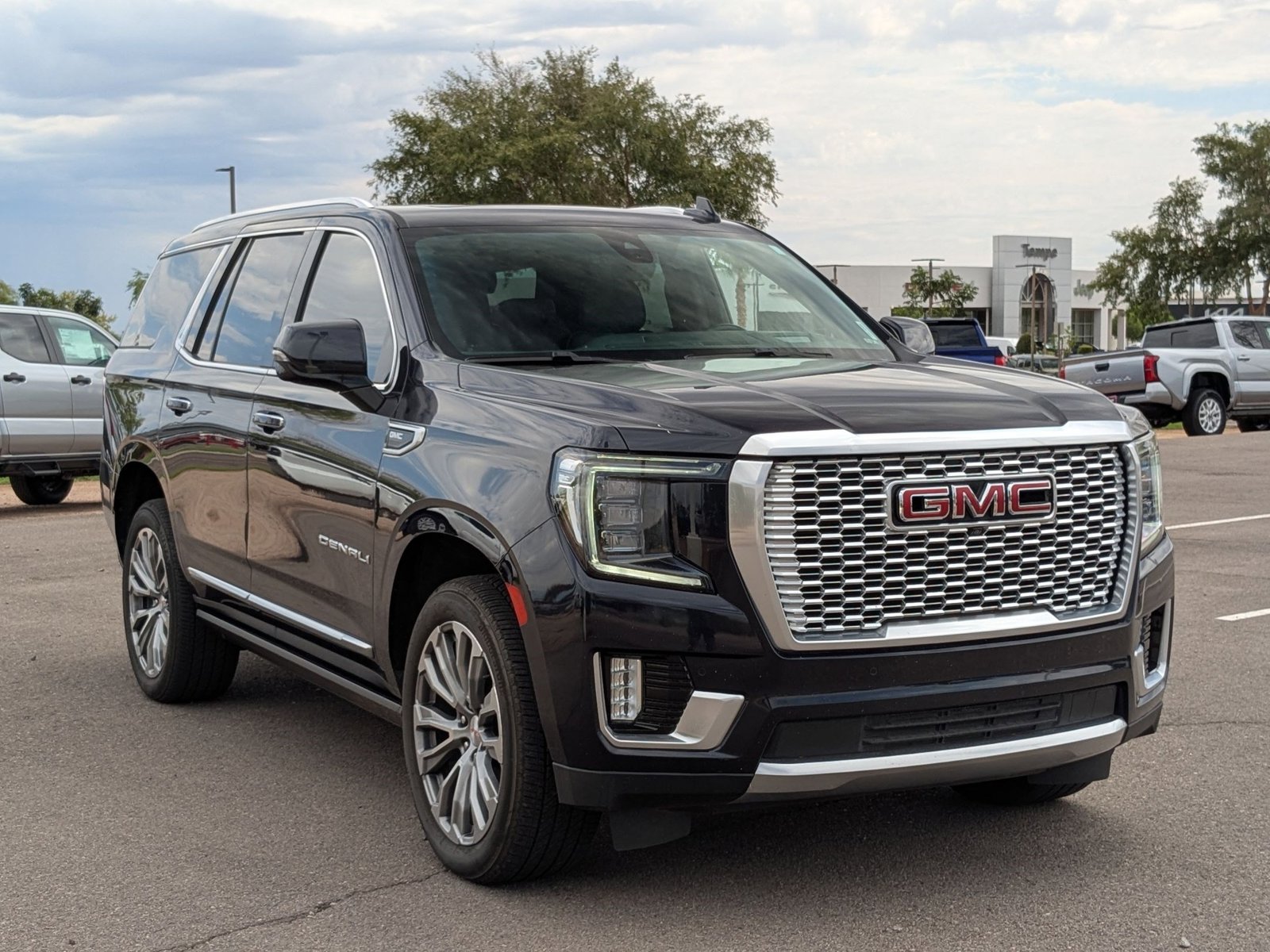 2021 Gmc Yukon Denali photo 3