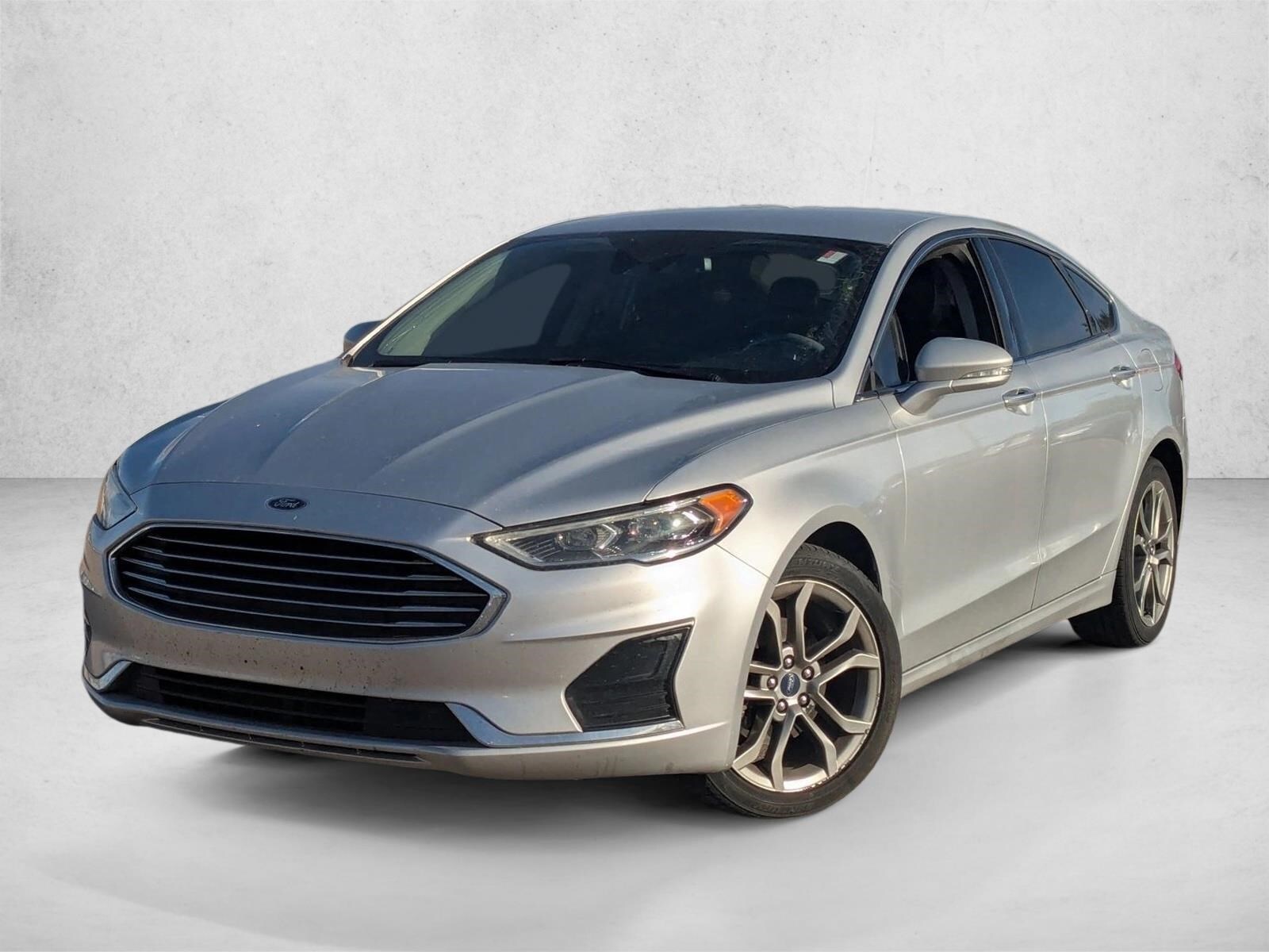 2019 Ford Fusion SEL's photo