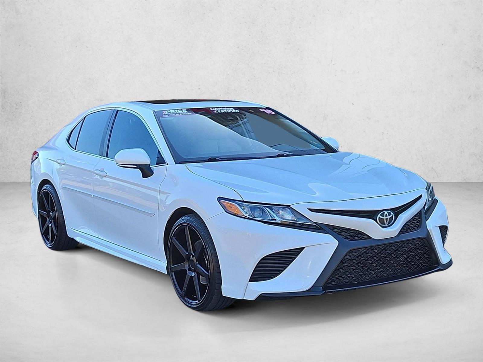 Used 2018 Toyota Camry SE Sedan