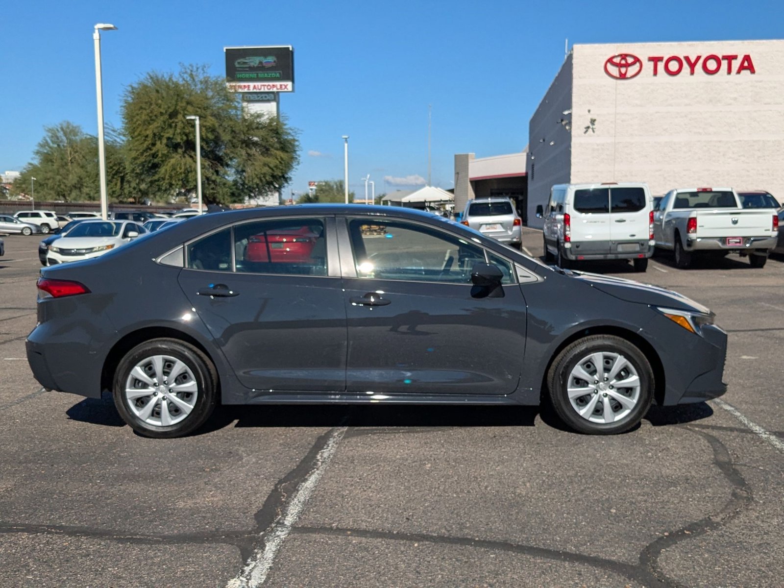 2025 Toyota Corolla Hybrid LE photo 3