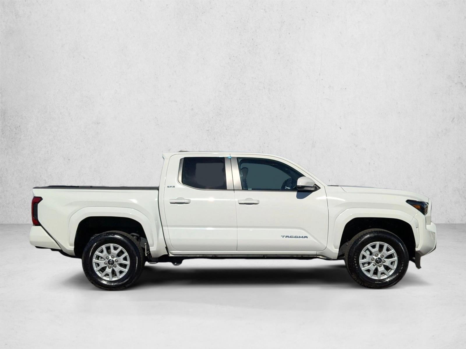 2025 Toyota Tacoma SR5 photo 4