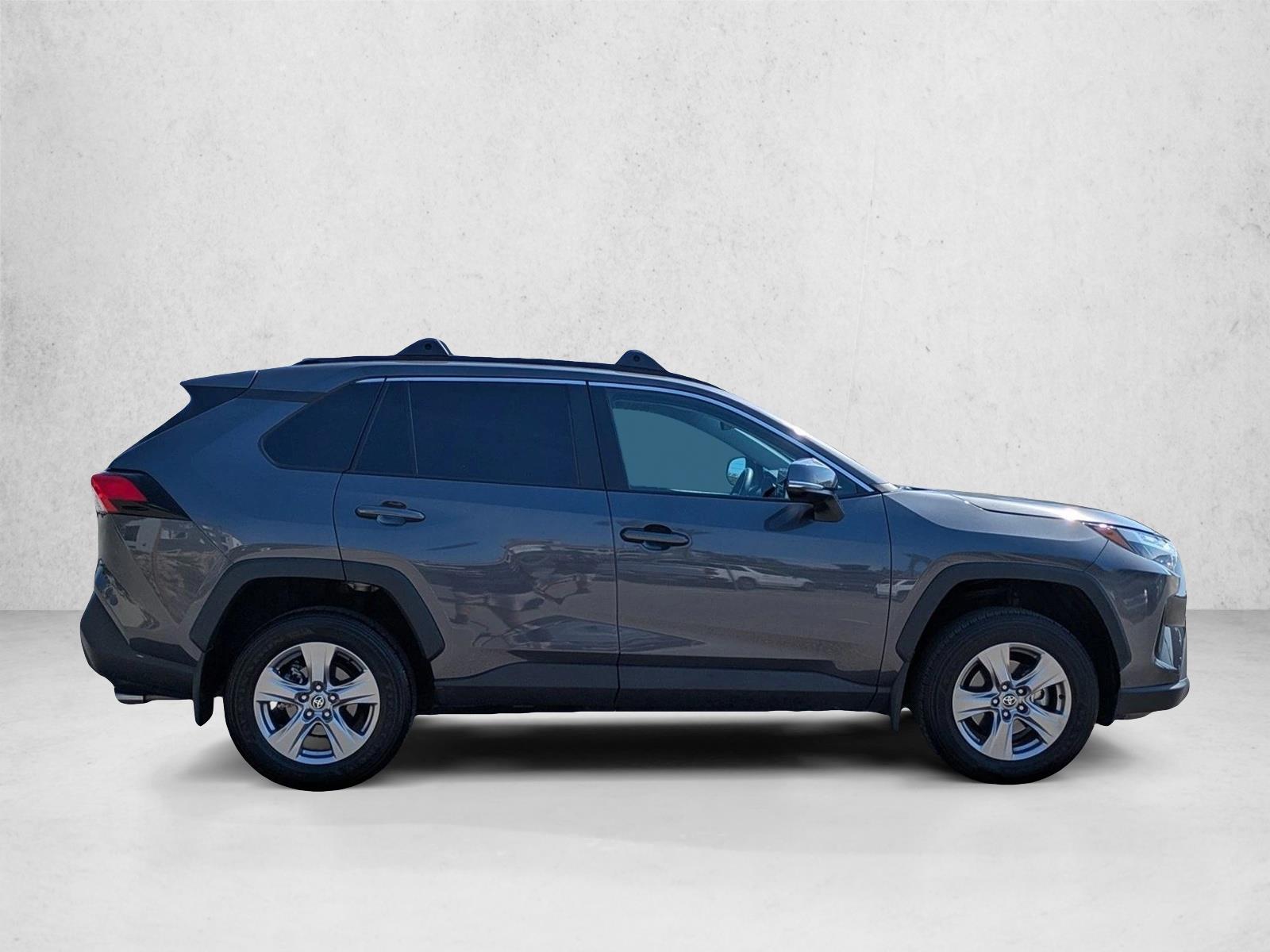 2023 Toyota RAV4 XLE photo 2