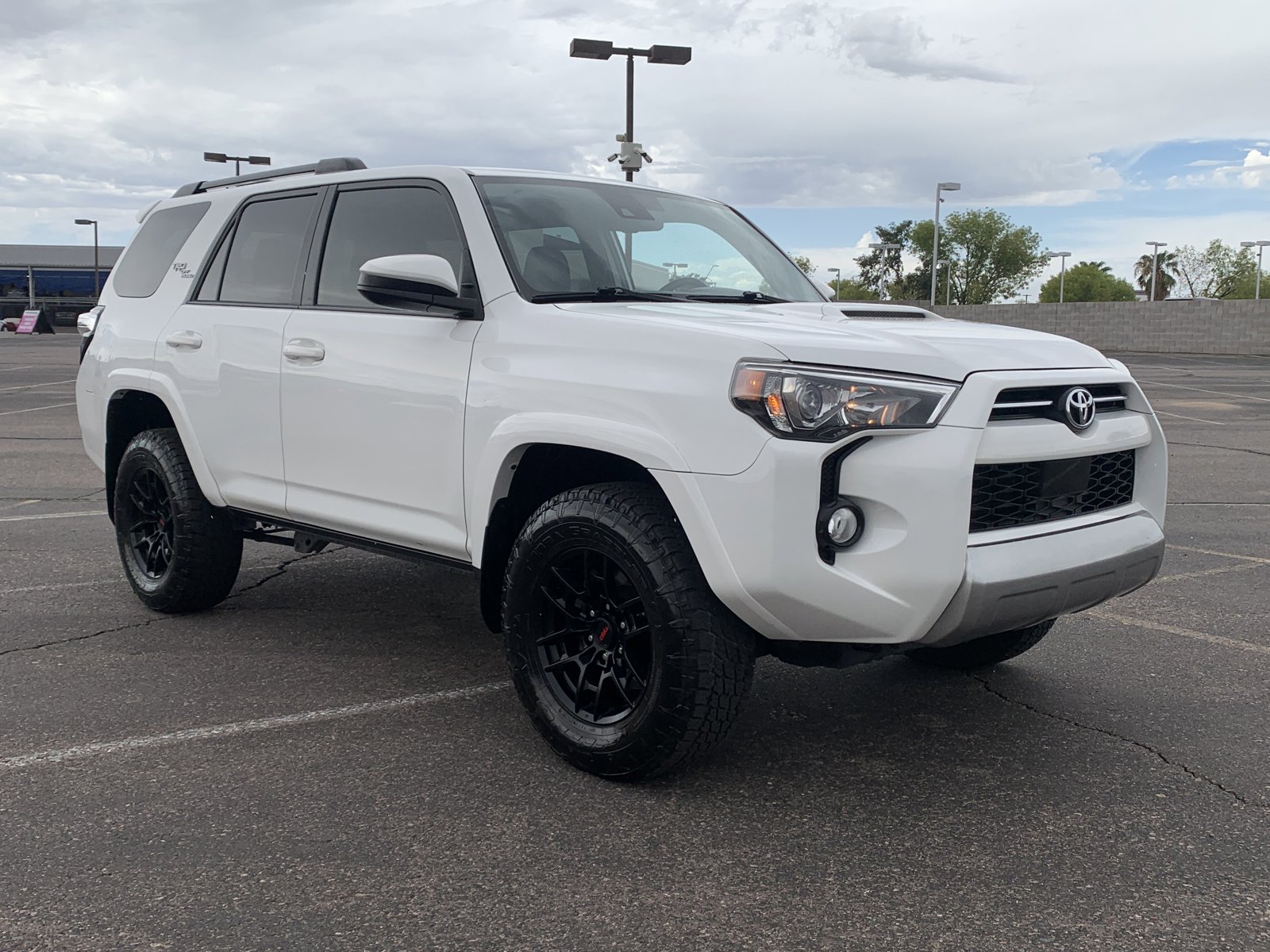 Used 2020 Toyota 4Runner Off-Road with VIN JTEBU5JR6L5811599 for sale in Tempe, AZ