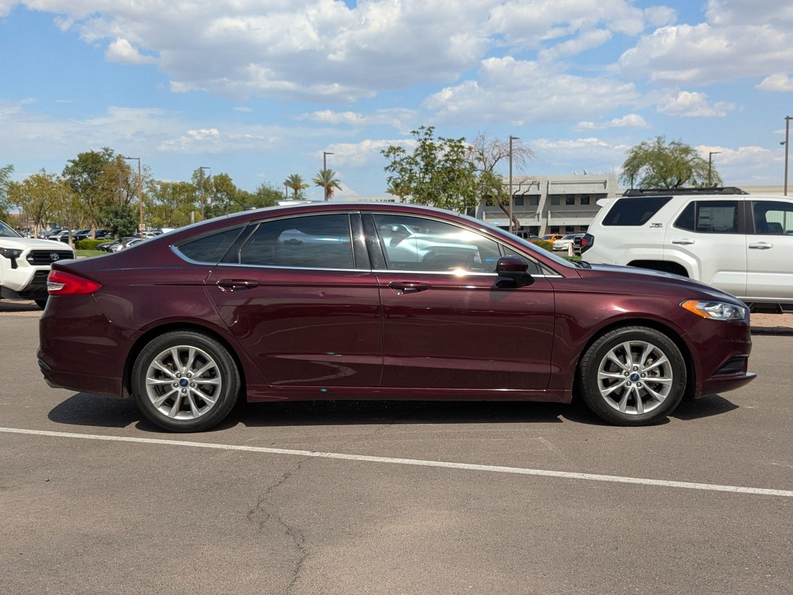 2017 Ford Fusion SE photo 3