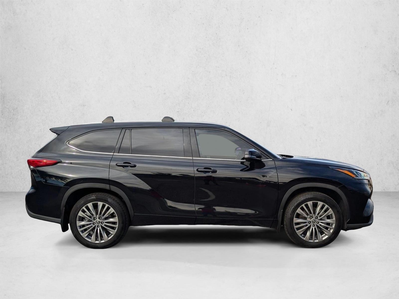 2022 Toyota Highlander Platinum photo 4