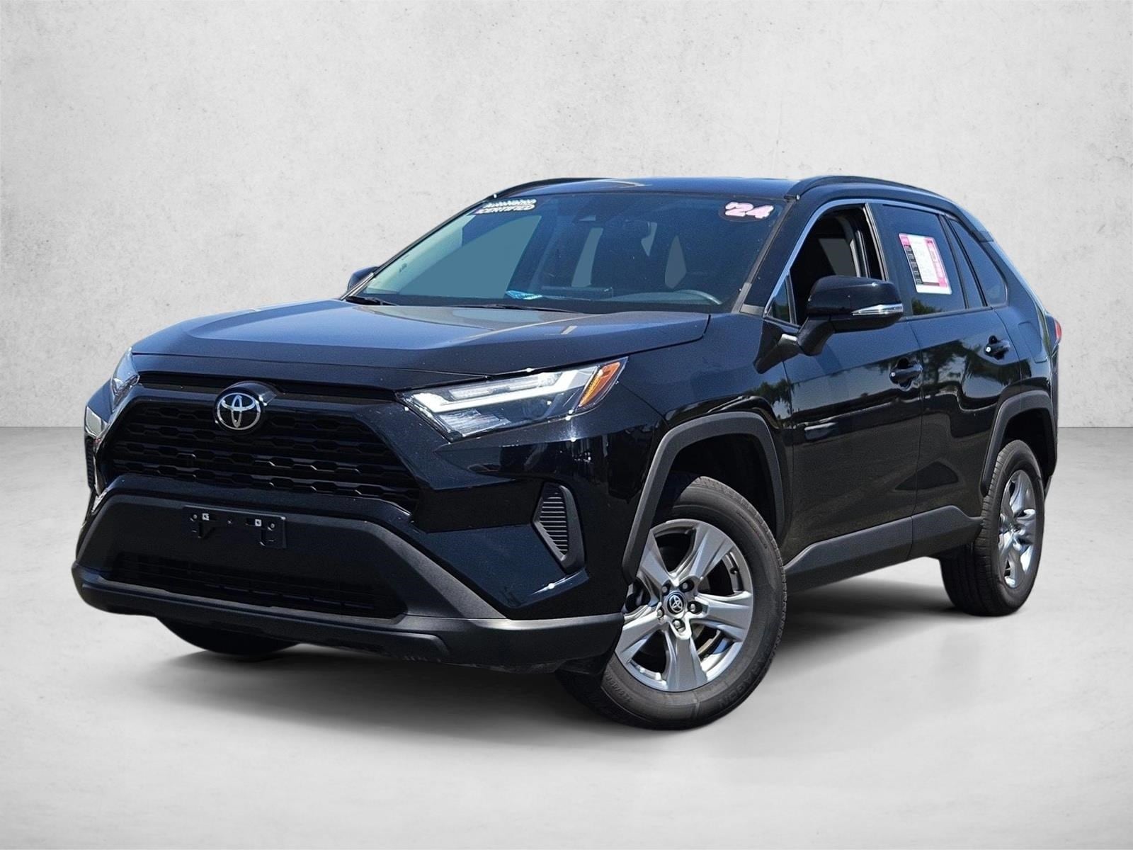 2024 Toyota RAV4 XLE FWD's photo