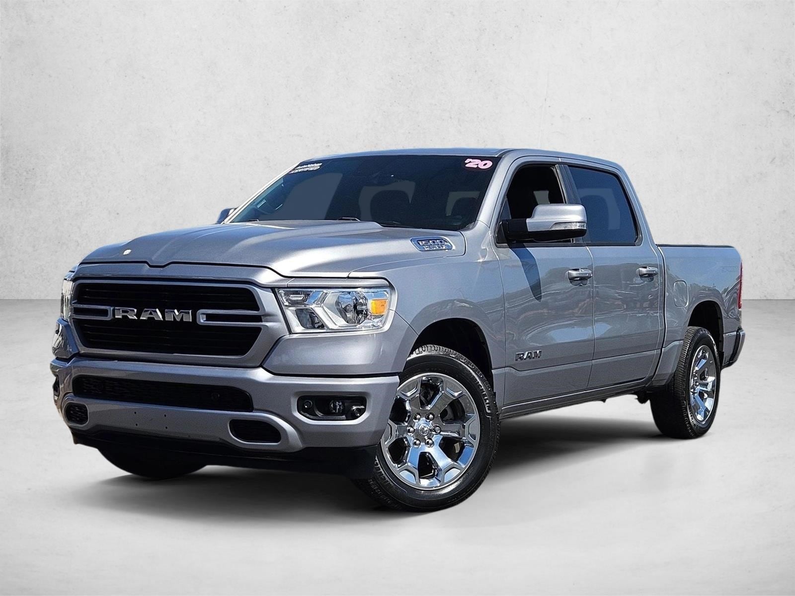2020 RAM 1500 Big Horn/Lone Star 4x4 Crew Cab 5'7's photo