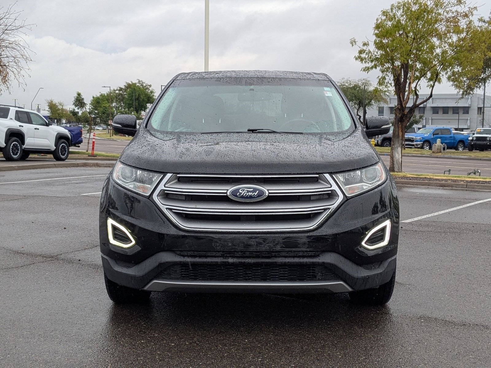 2016 Ford Edge Titanium photo 2
