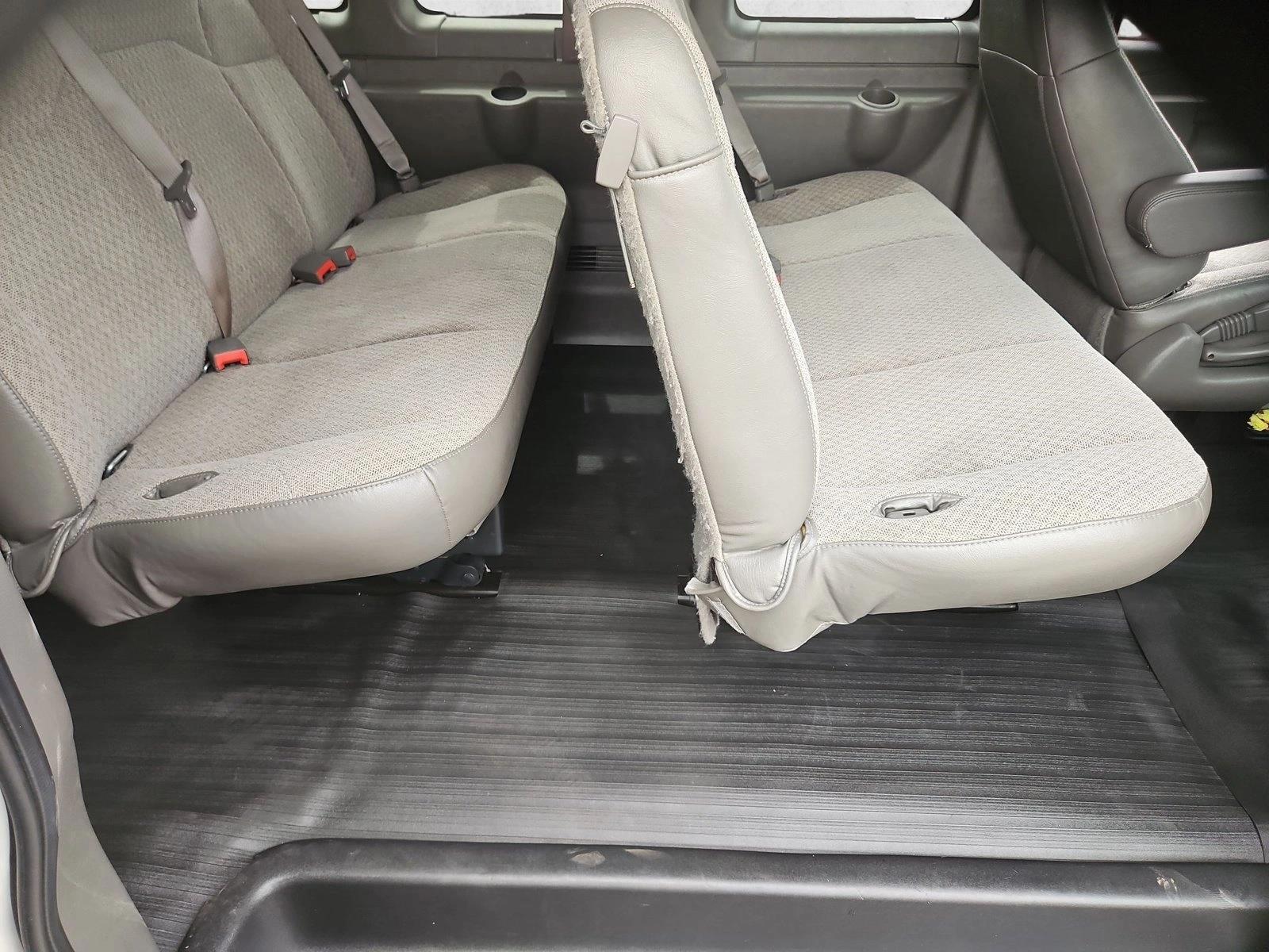 2023 Chevrolet Express Passenger LS - Photo 23
