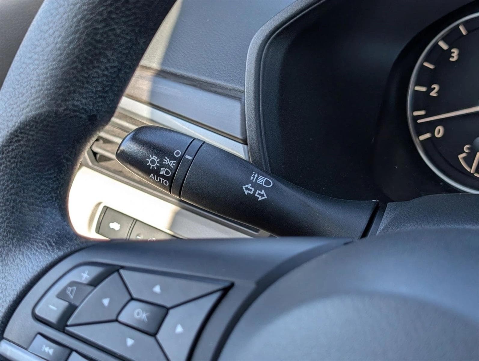 2025 Nissan Altima SV - Photo 15