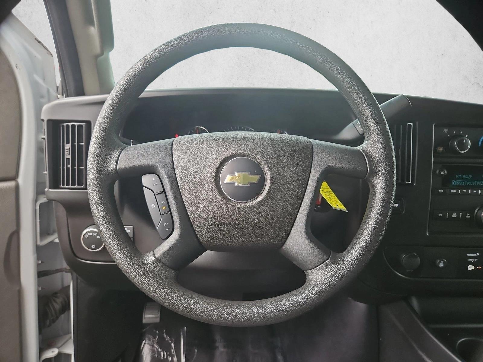 2023 Chevrolet Express Passenger LS - Photo 13