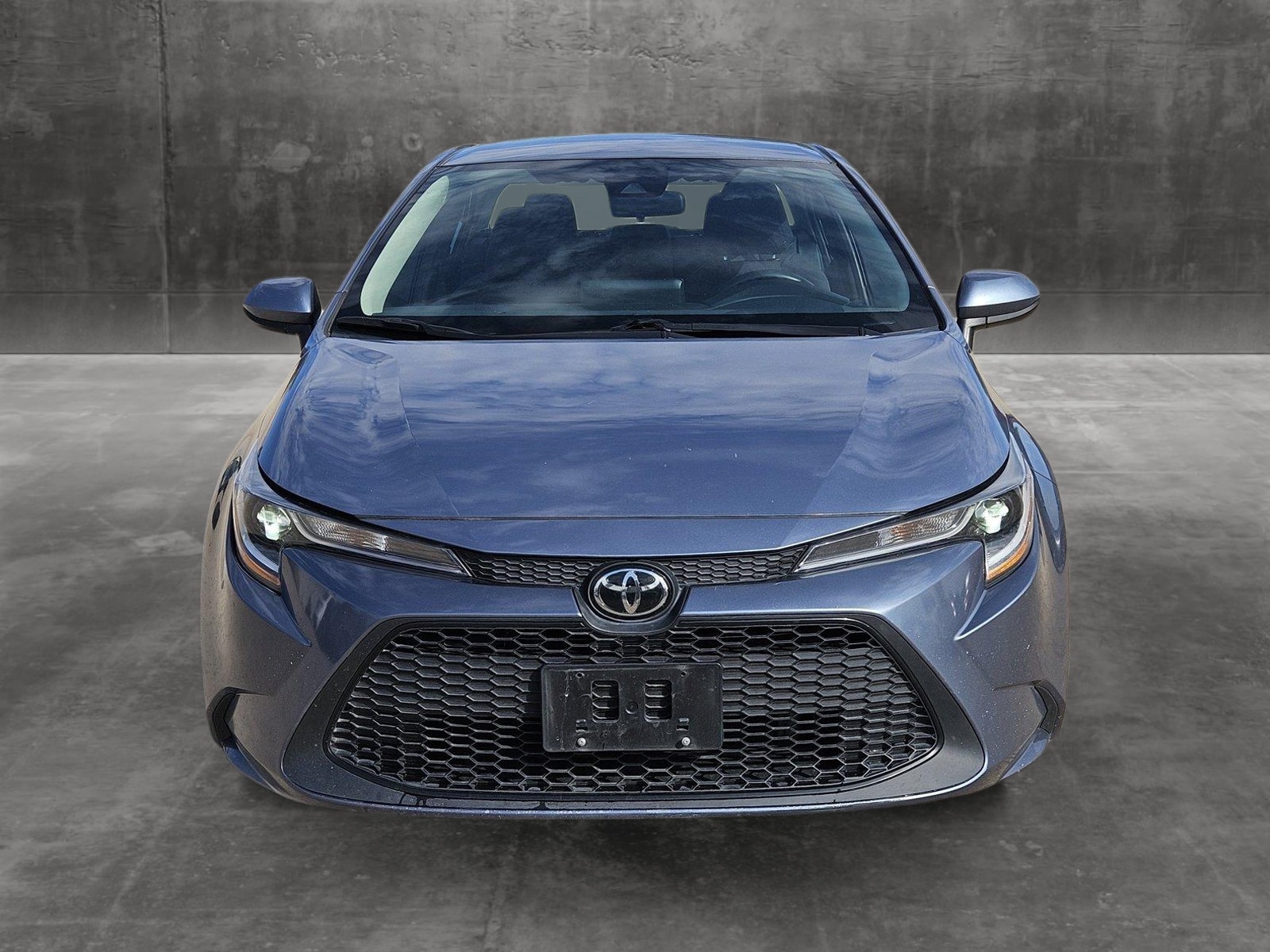 Used 2022 Toyota Corolla LE with VIN 5YFEPMAE8NP283098 for sale in Tempe, AZ