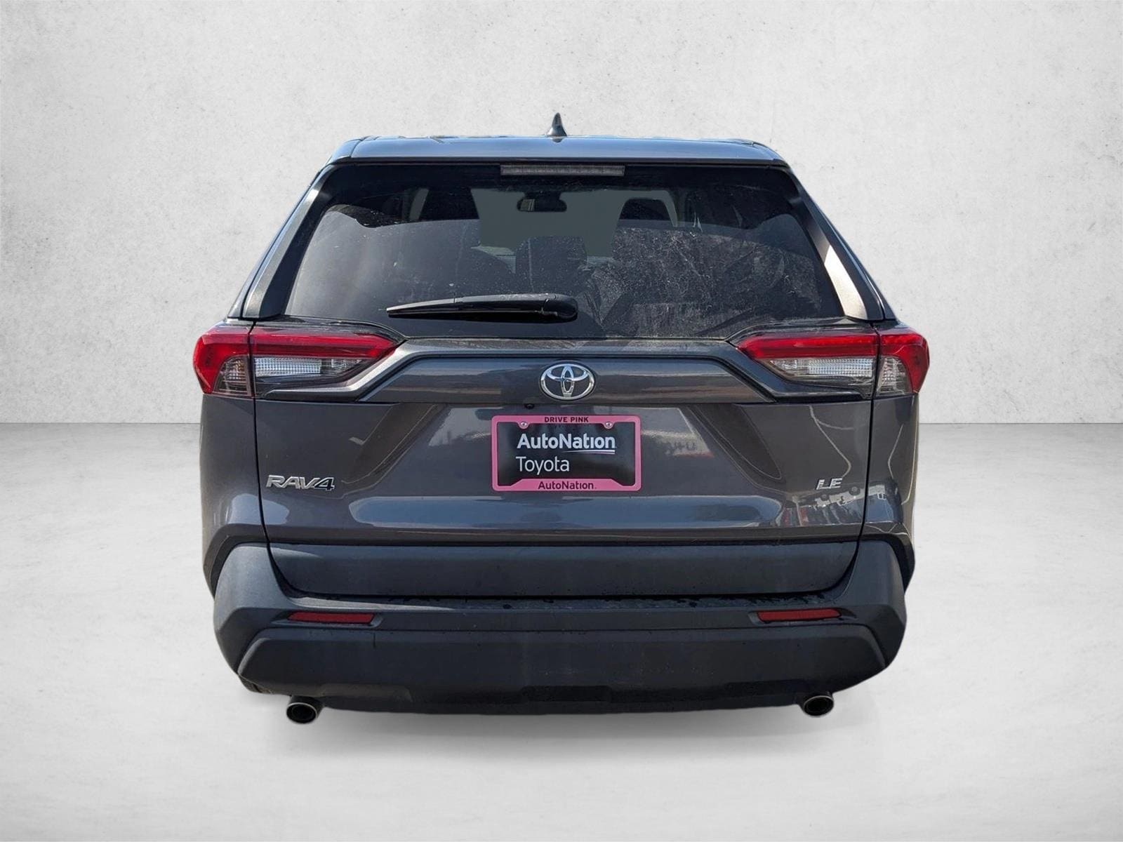 2022 Toyota RAV4 LE - Photo 8