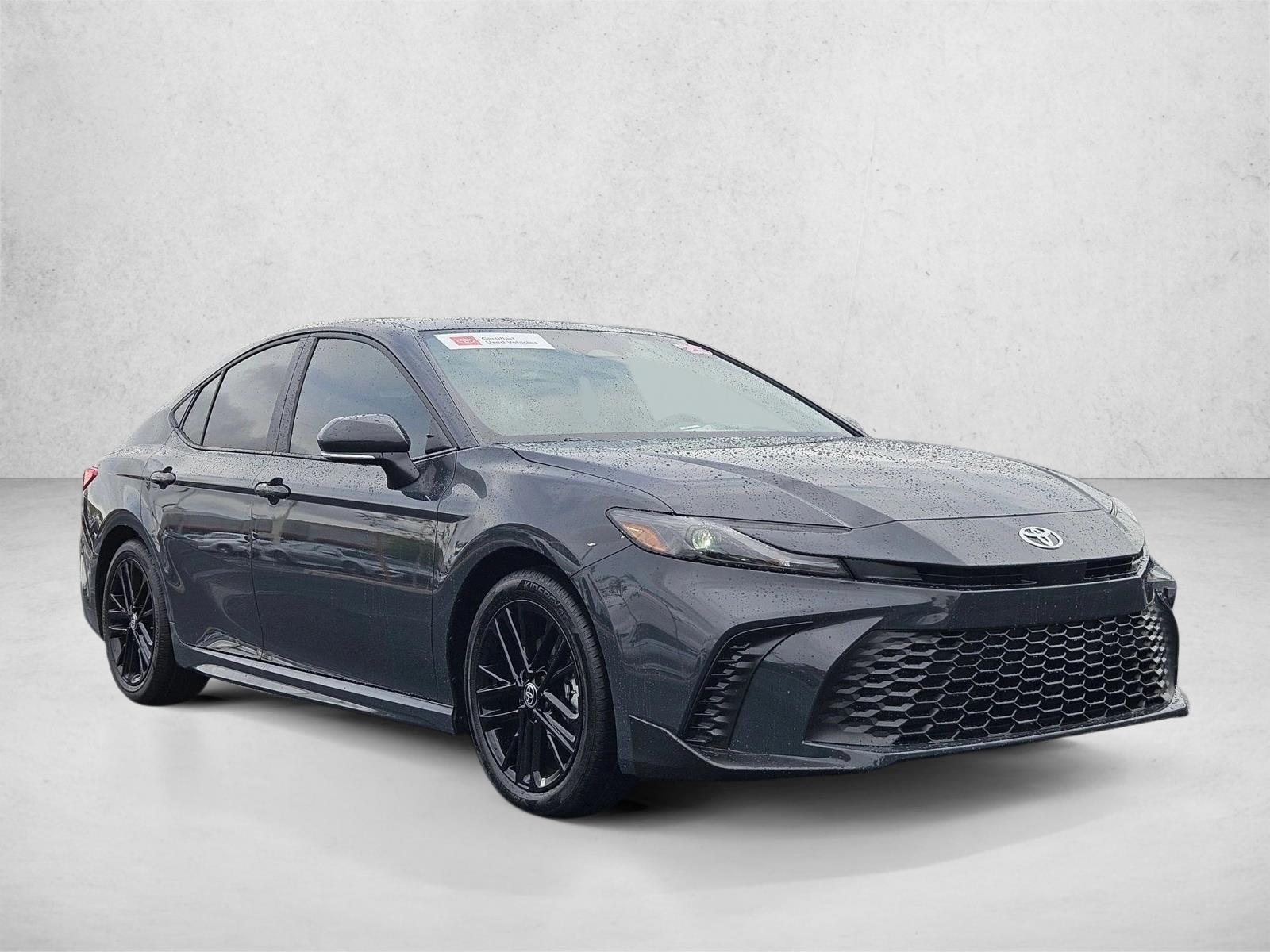 2025 Toyota Camry SE photo 3