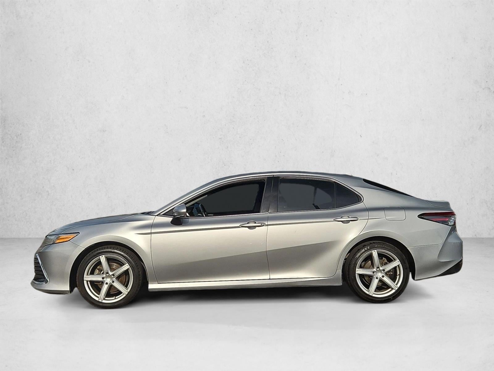 2023 Toyota Camry XLE - Photo 9