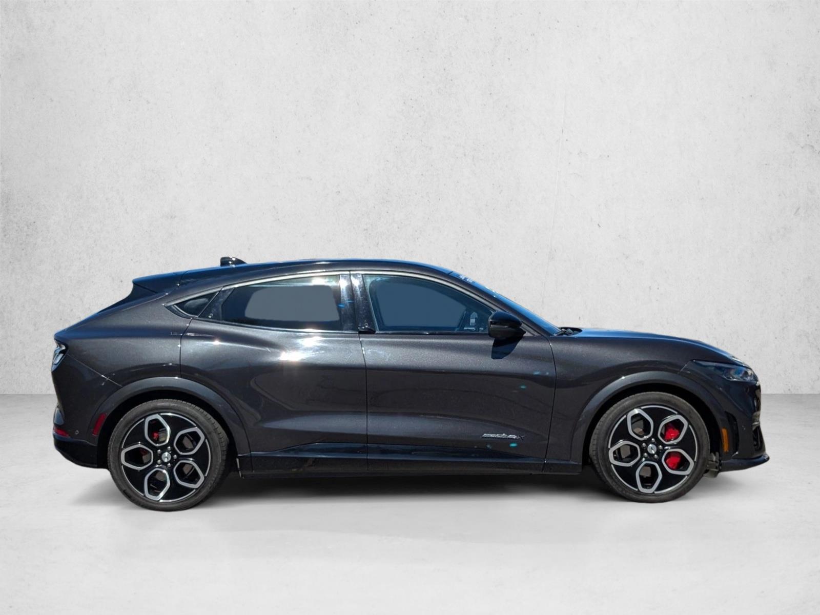 2022 Ford Mustang Mach-E GT photo 4