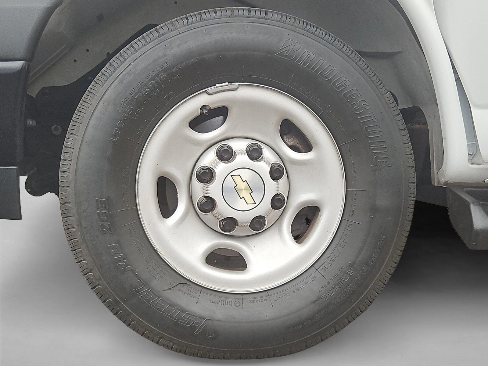 2023 Chevrolet Express Passenger LS - Photo 27