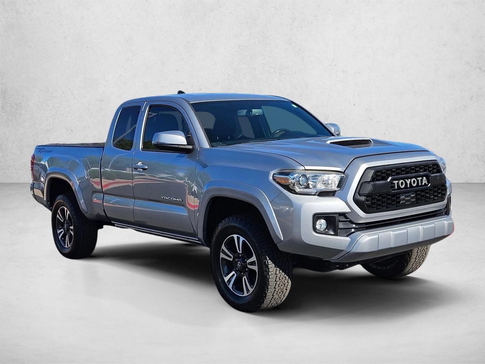 2016 Toyota Tacoma TRD Sport V6 photo 3