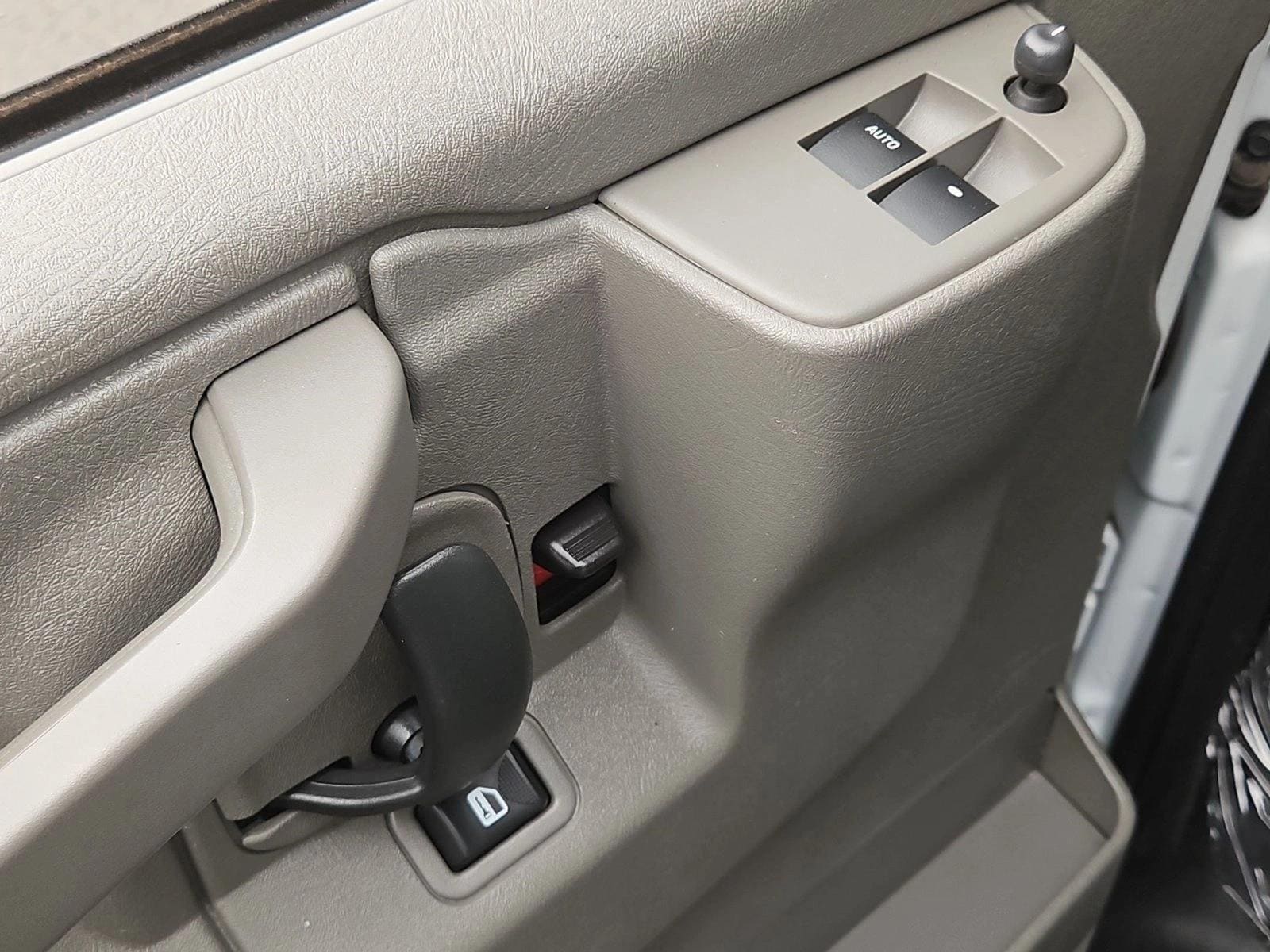 2023 Chevrolet Express Passenger LS - Photo 11