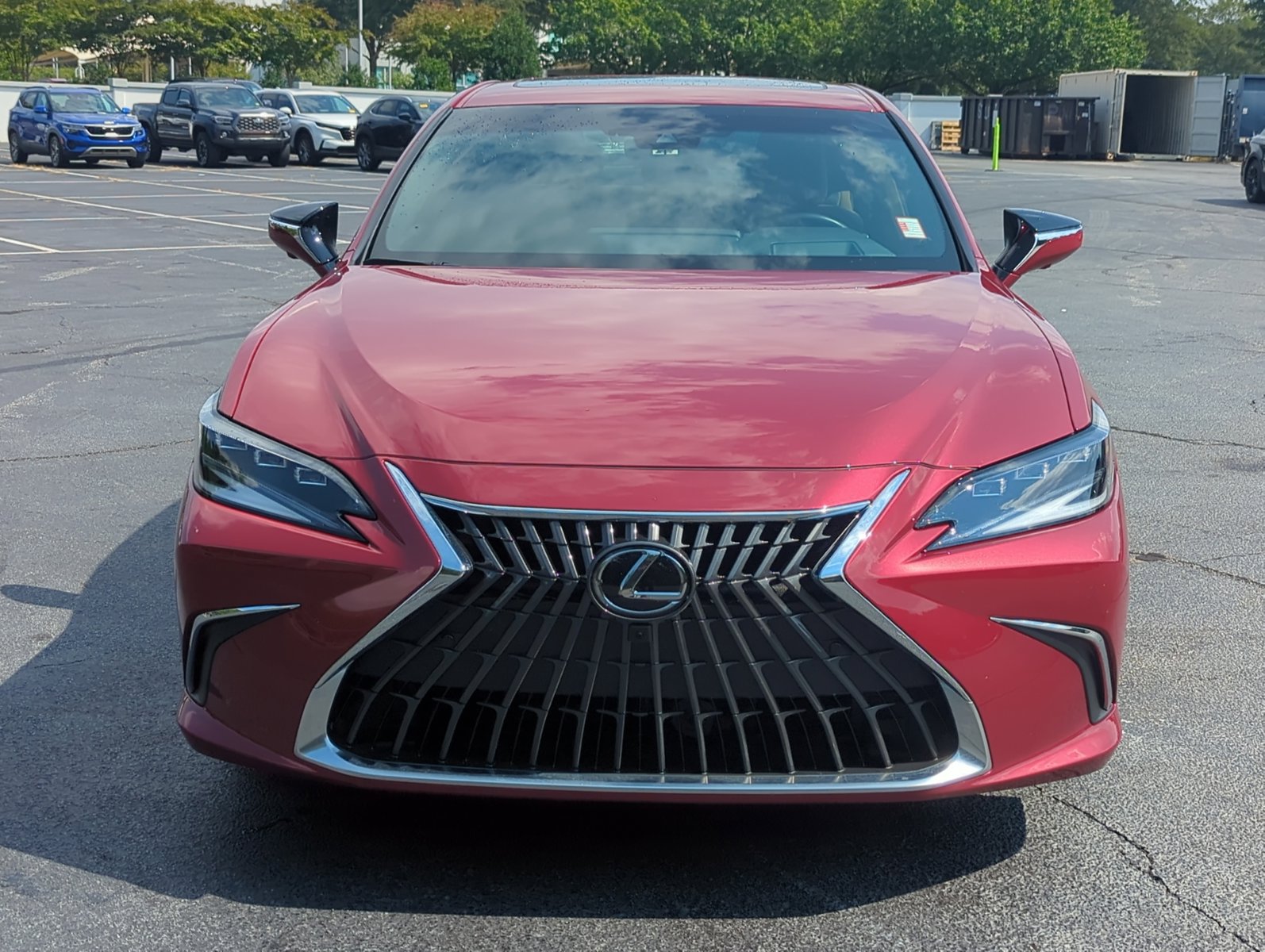 2025 Lexus ES 300h Ultra Luxury photo 2
