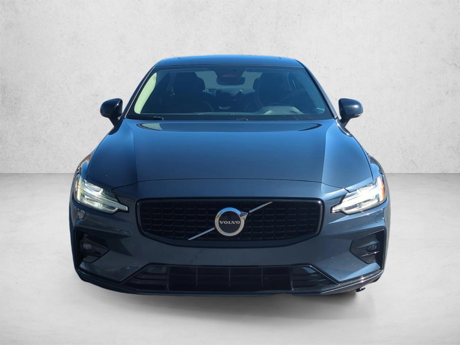 2024 Volvo S60 B5 Core photo 2