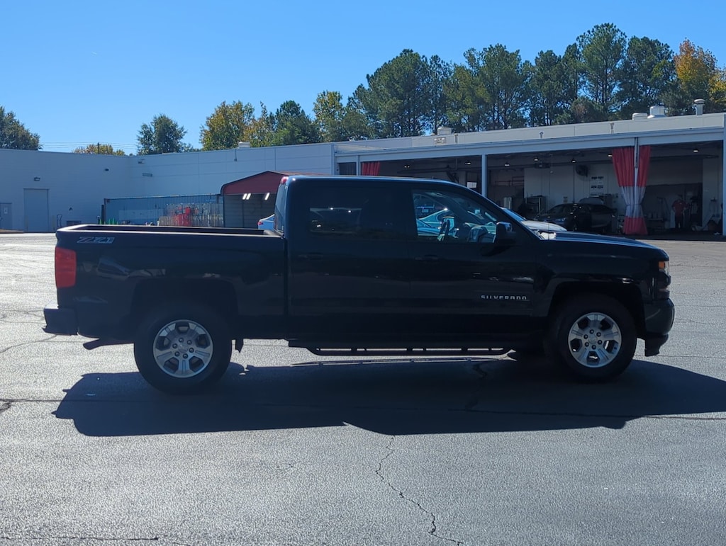 Used 2017 Chevrolet Silverado 1500 LT Truck Crew Cab