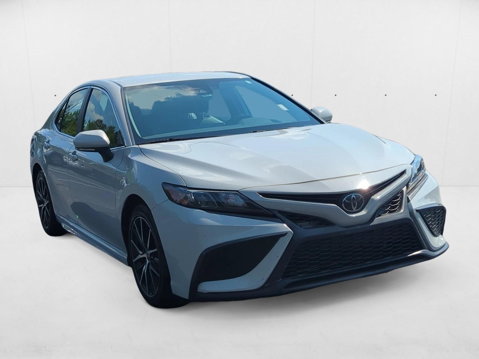 2023 Toyota Camry SE photo 3