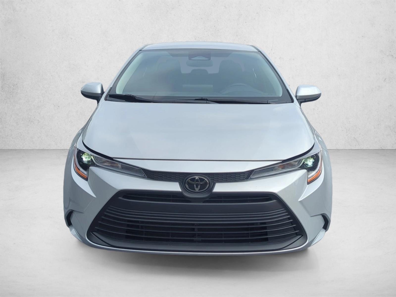 2025 Toyota Corolla LE photo 2