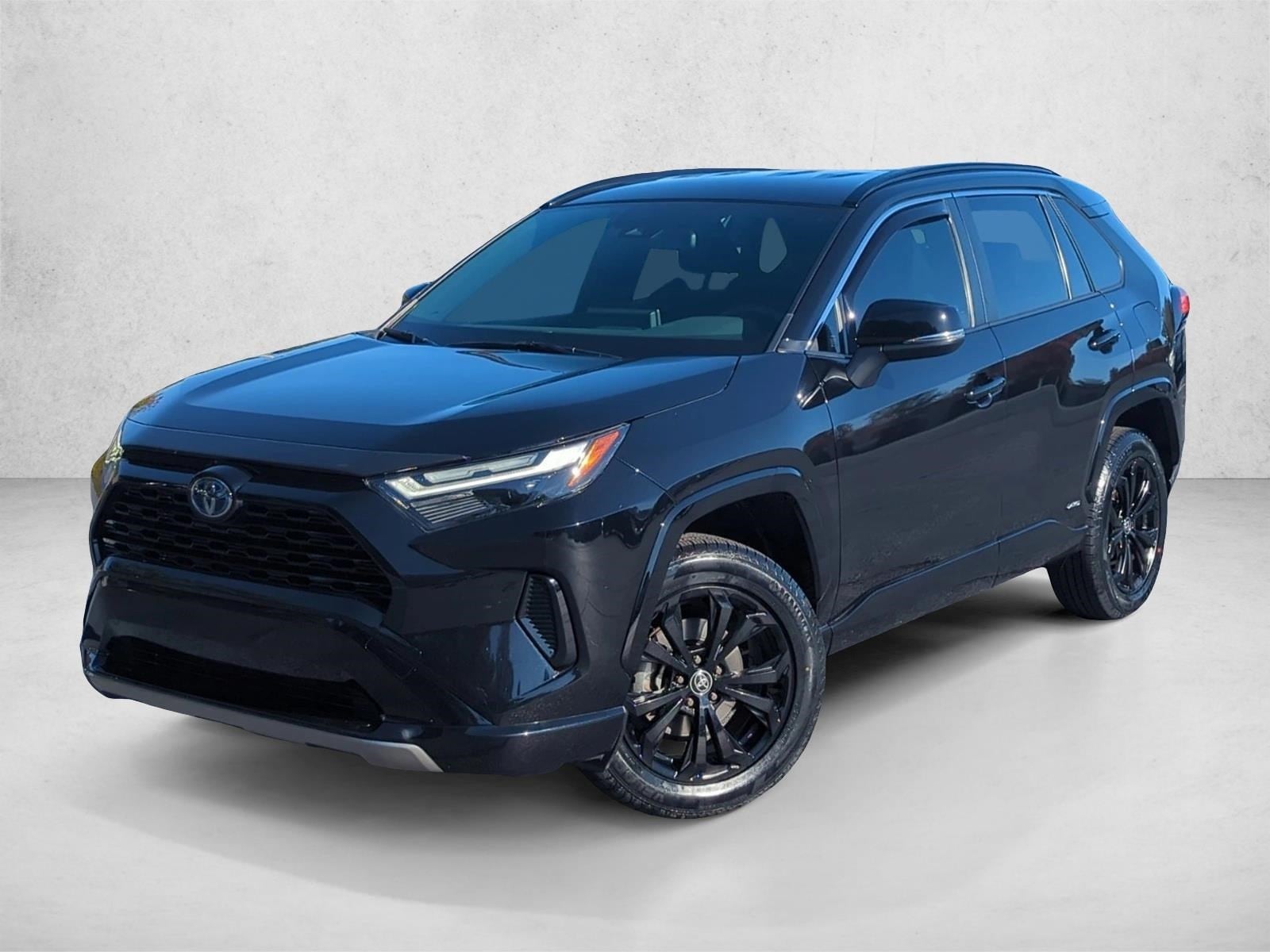2023 Toyota RAV4 SE's photo
