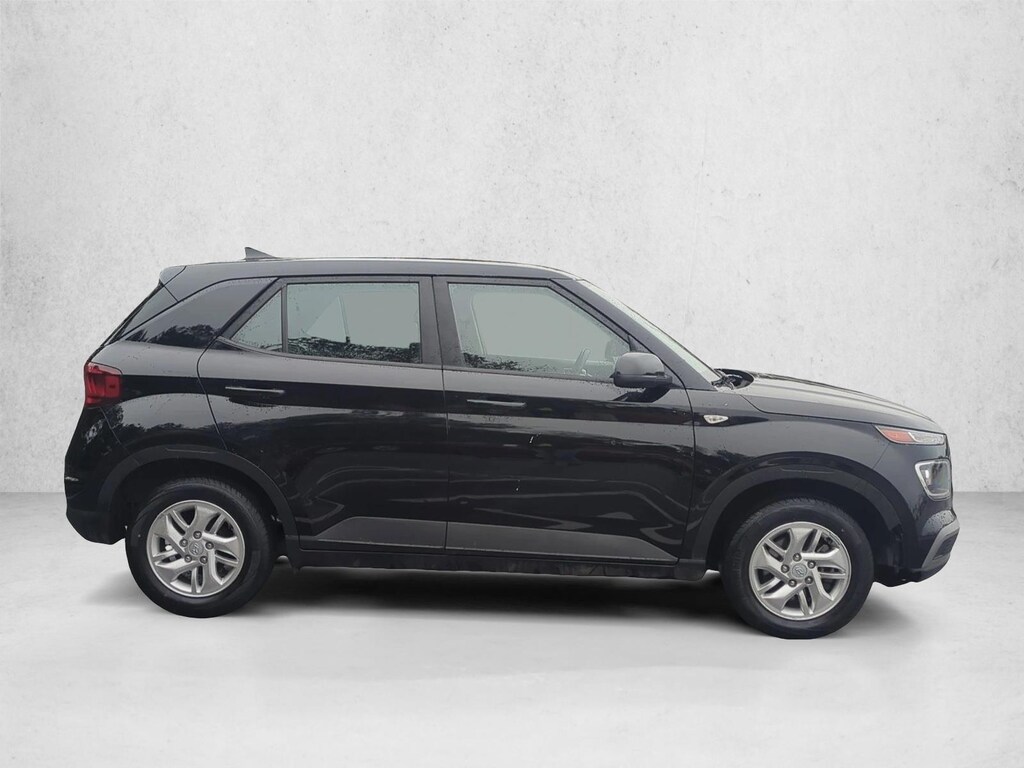 Used 2022 Hyundai Venue SE SUV