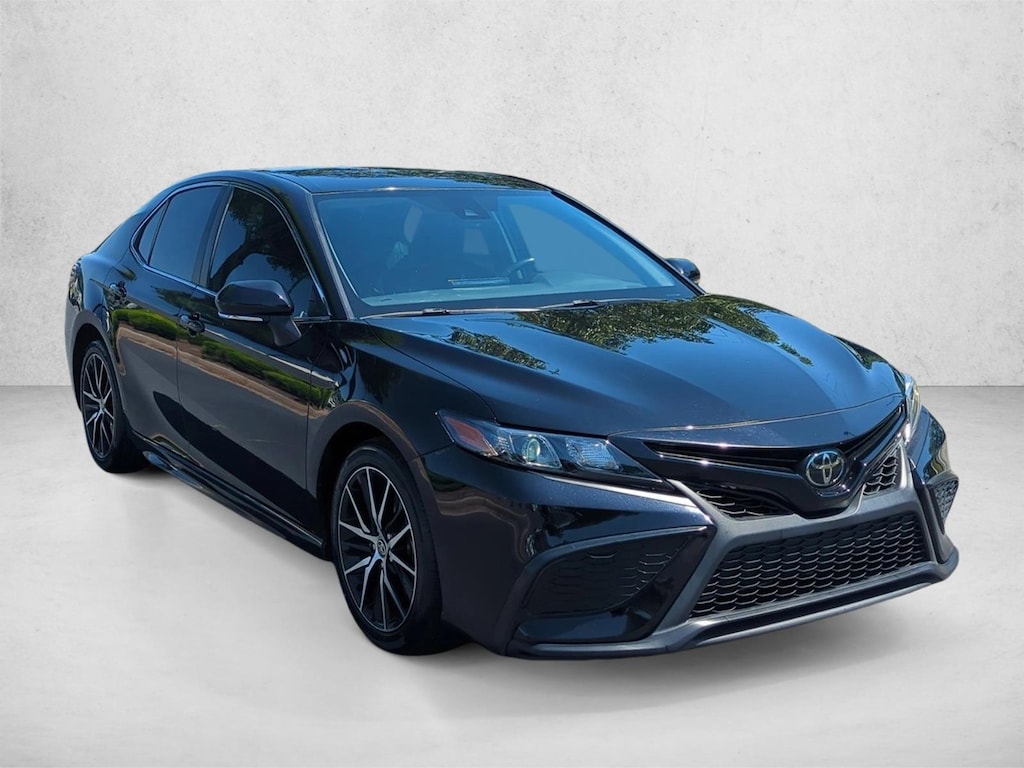 Used 2023 Toyota Camry SE Sedan
