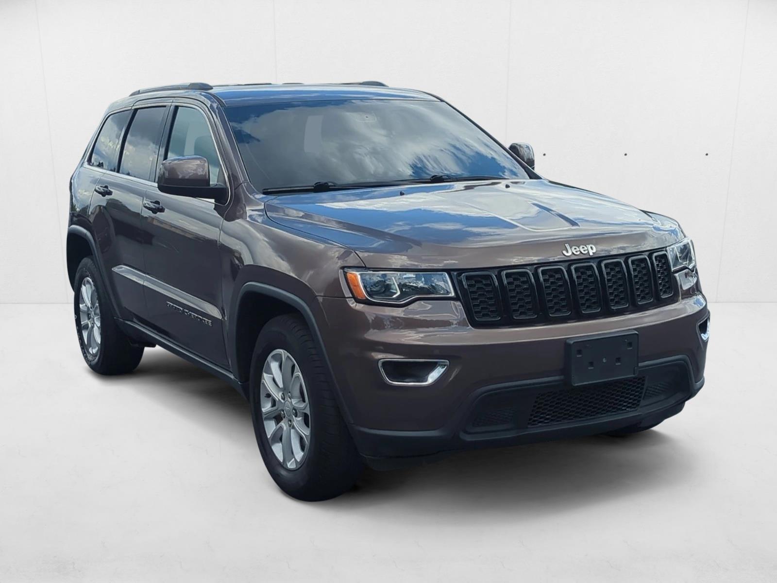 2021 Jeep Grand Cherokee Laredo photo 3