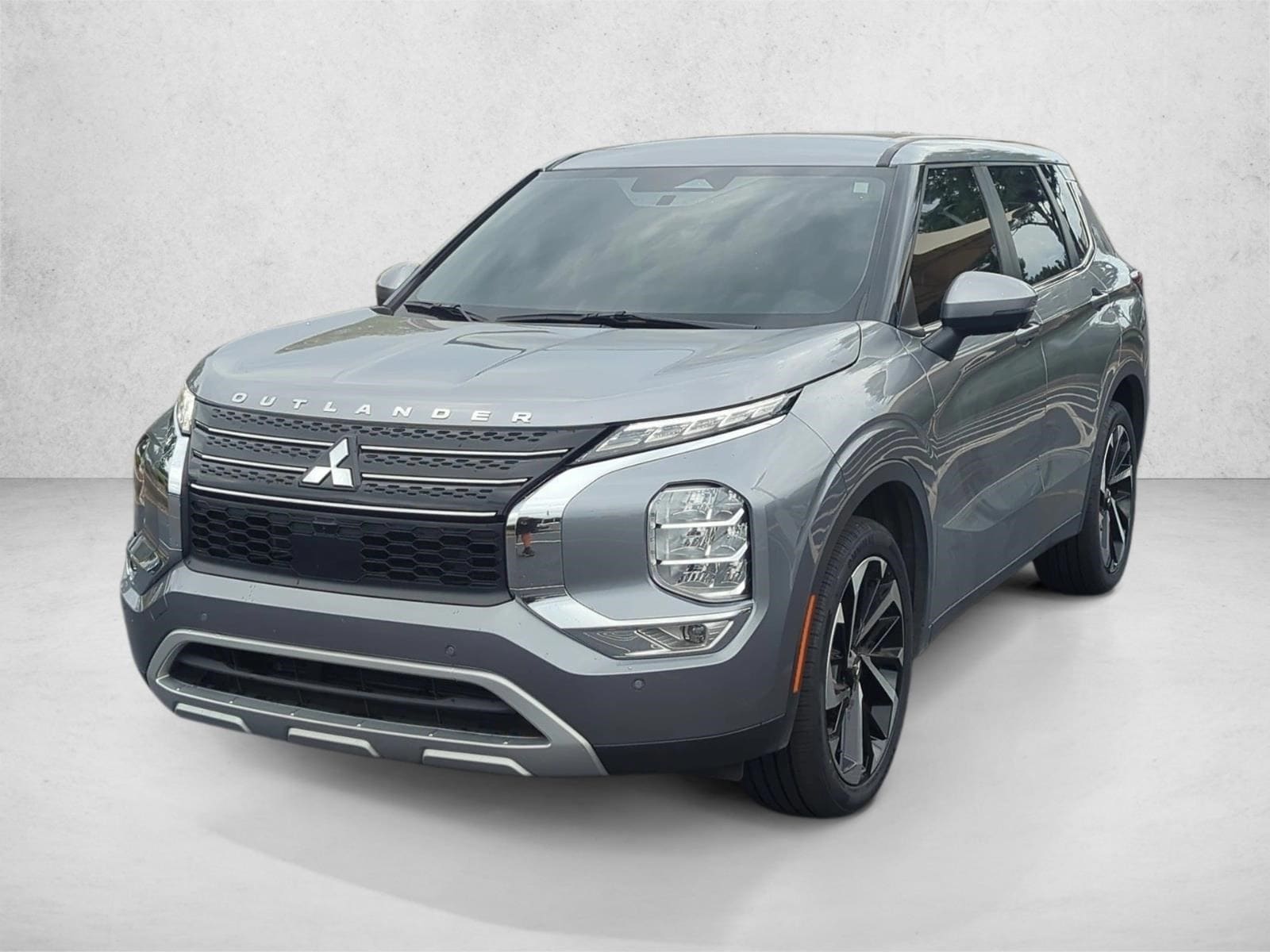 2024 Mitsubishi Outlander SE 2WD's photo